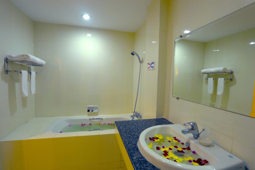 Apex Hotel Naypyidaw Habitación foto